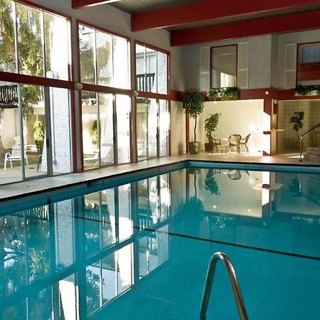 Riviera Village Green Hotel Complex 弗农 外观 照片